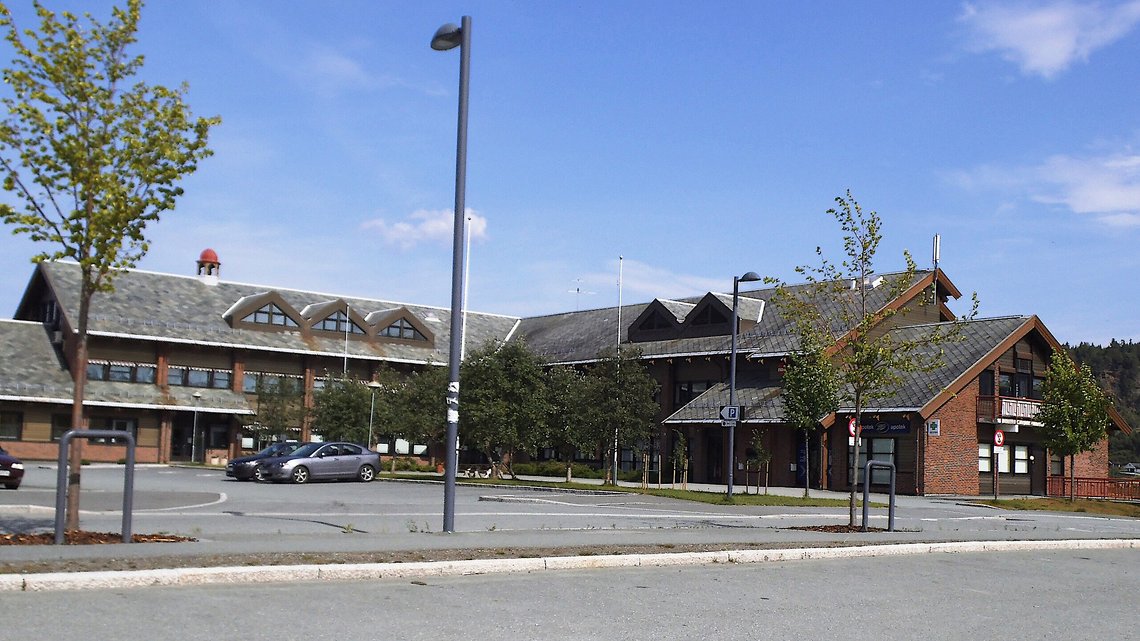 Rådhuset i Skaun kommune. Foto: Ezzex / Wikimedia Commons (cc by-sa 4.0). Rådhuset i Skaun kommune. Foto: Ezzex / Wikimedia Commons (cc by-sa 4.0).