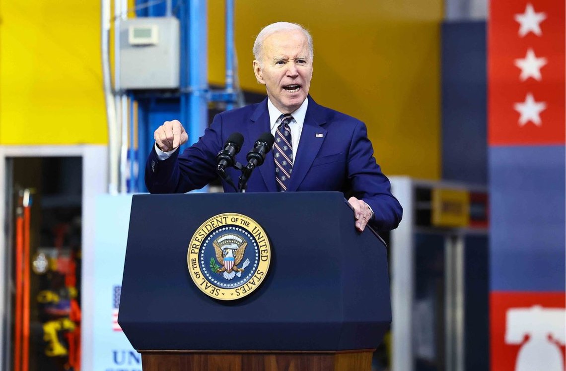 Philadelphia, Pennsylvania - 9. mars 2023: USAs president Joe Biden diskuterer budsjettet for finansåret 2024 på Finishing Trades Institute. Kreditt: Saquan Stimpson - CNP. Kilde: Shutterstock, Consolidated News Photos Philadelphia, Pennsylvania - 9. mars 2023: USAs president Joe Biden diskuterer budsjettet for finansåret 2024 på Finishing Trades Institute. Kreditt: Saquan Stimpson - CNP. Kilde: Shutterstock, Consolidated News Photos