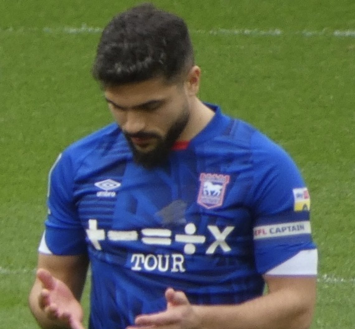Sam Morsy var den eneste kapteinen i Premier League som nektet å hylle LHBTQ med sitt kapteinsbind i helgens Premier League. Foto: Xaneph / CC BY-SA 4.0/ Wikimedia Sam Morsy var den eneste kapteinen i Premier League som nektet å hylle LHBTQ med sitt kapteinsbind i helgens Premier League. Foto: Xaneph / CC BY-SA 4.0/ Wikimedia