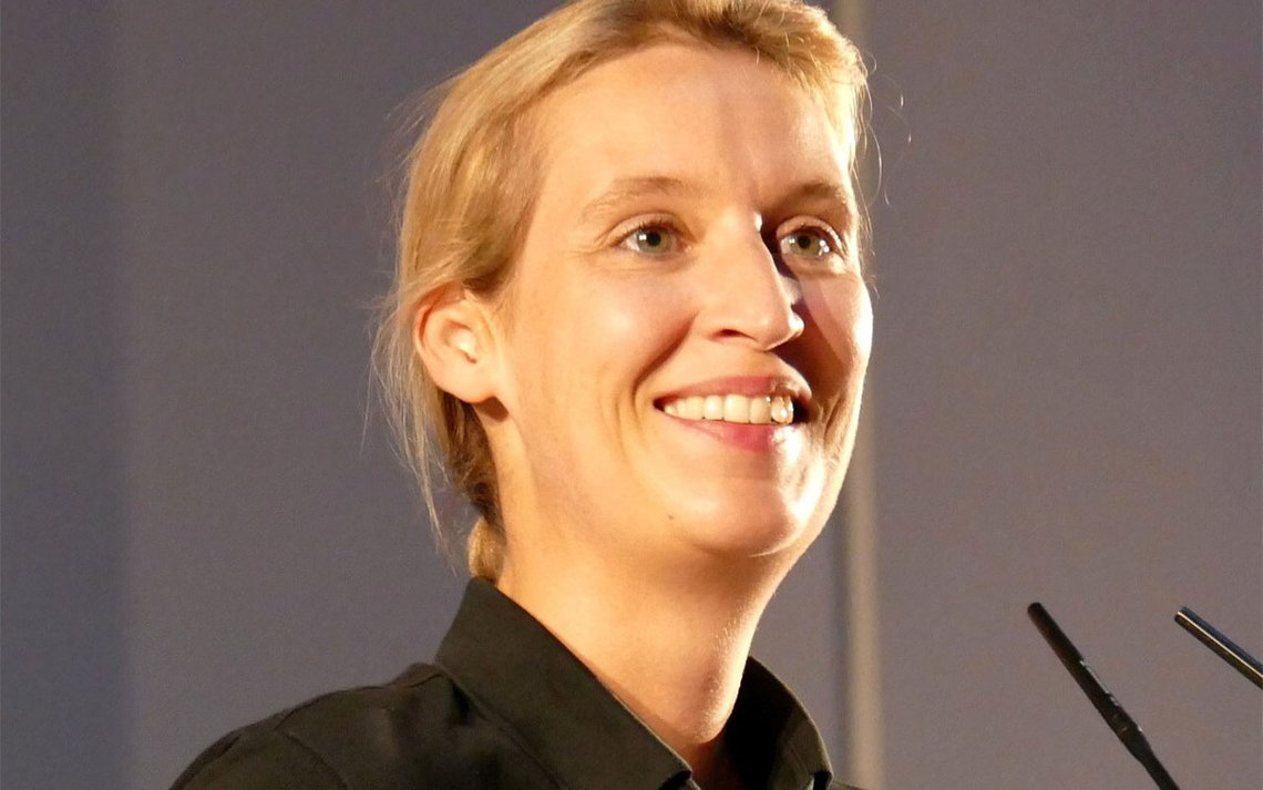 Alice Elisabeth Weidel (45) er sammen med Tino Chrupalla leder for Alternativ for Tyskland. Hun leder også AfDs gruppe i Forbundsdagen. Foto: Hermann Luyken CC0 1.0 Alice Elisabeth Weidel (45) er sammen med Tino Chrupalla leder for Alternativ for Tyskland. Hun leder også AfDs gruppe i Forbundsdagen. Foto: Hermann Luyken CC0 1.0