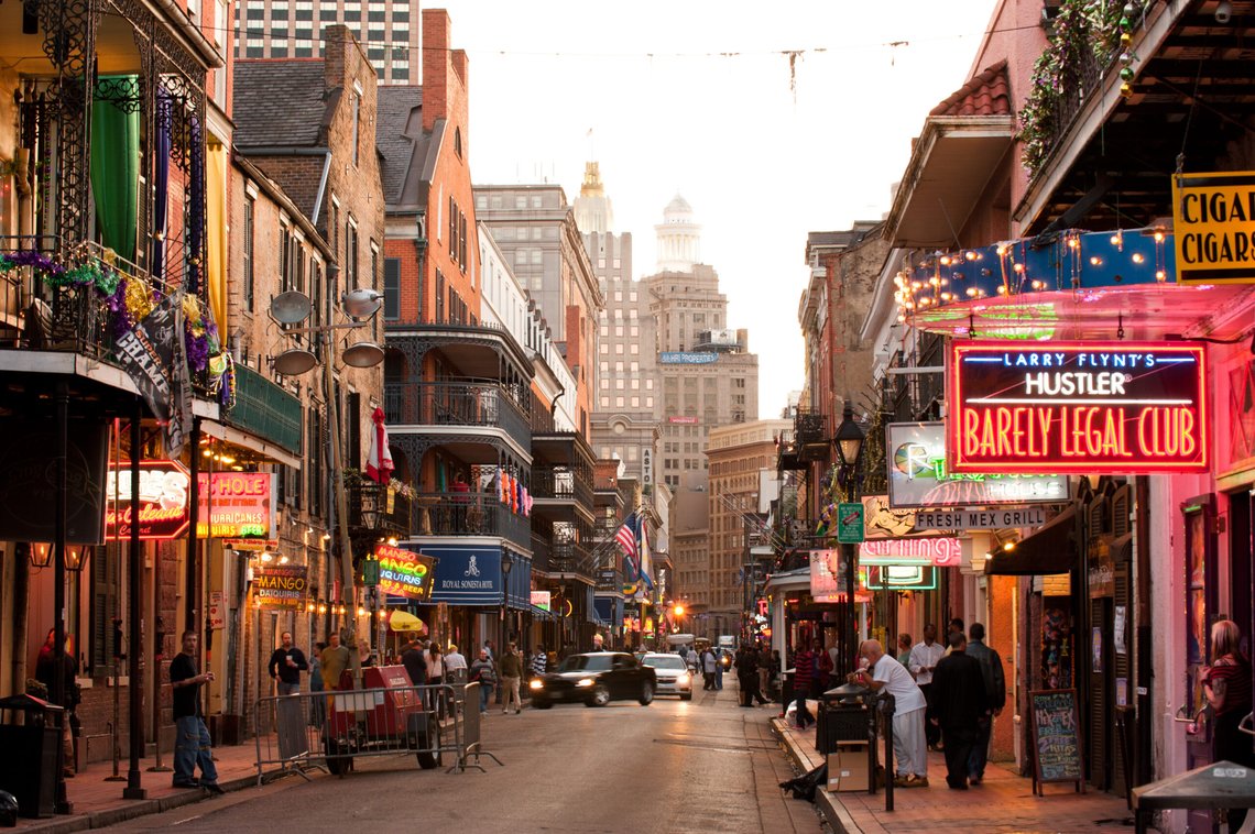 Flere er drept etter at en bil meide ned fotgjengere på Bourbon Street, New Orleans. Foto: Chris Litherland/ CC BY-SA 3.0/ Wikimadia Flere er drept etter at en bil meide ned fotgjengere på Bourbon Street, New Orleans. Foto: Chris Litherland/ CC BY-SA 3.0/ Wikimadia