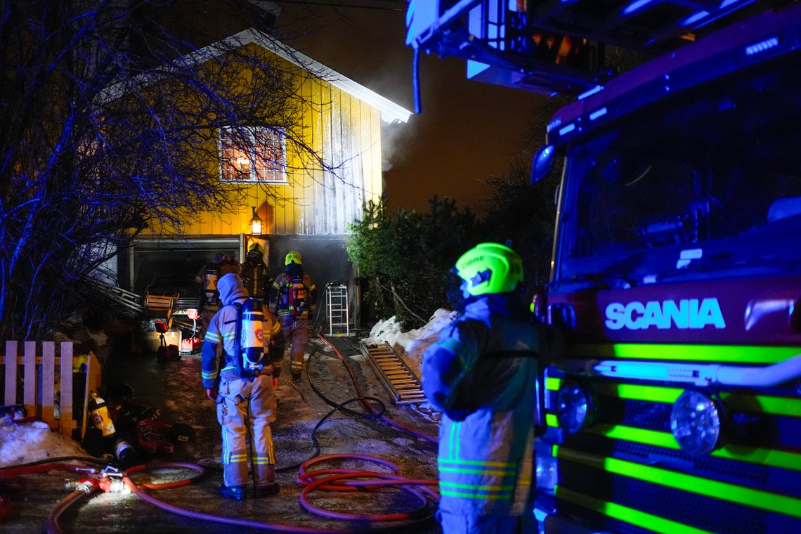 Nødetatene jobber på stedet I forbindelse med en boligbrann på Skøyen i Oslo. Foto: Terje Pedersen / NTB Nødetatene jobber på stedet I forbindelse med en boligbrann på Skøyen i Oslo. Foto: Terje Pedersen / NTB