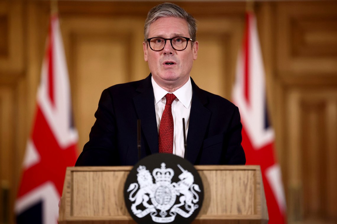 Storbritannias statsminister Keir Starmer fra det britiske Arbeiderpartiet (Labour) har fått kritikk for sin håndtering av terrorangrepet i Southport, England. Foto: Henry Nicholls, AP-NTB. Storbritannias statsminister Keir Starmer fra det britiske Arbeiderpartiet (Labour) har fått kritikk for sin håndtering av terrorangrepet i Southport, England. Foto: Henry Nicholls, AP-NTB.