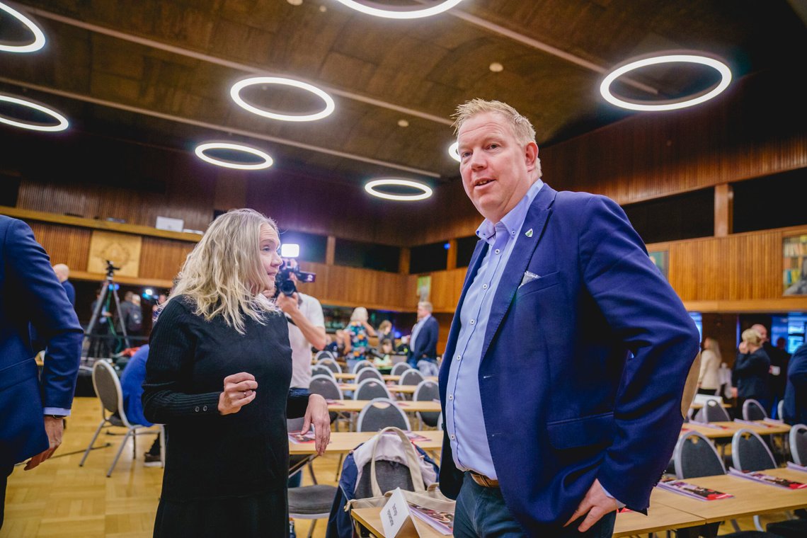 Amund Hellesø, til høyre i bildet, på Arbeiderpartiets landsstyremøte i Samfunnssalen i Oslo.
Foto: Stian Lysberg Solum / NTB Amund Hellesø, til høyre i bildet, på Arbeiderpartiets landsstyremøte i Samfunnssalen i Oslo.
Foto: Stian Lysberg Solum / NTB