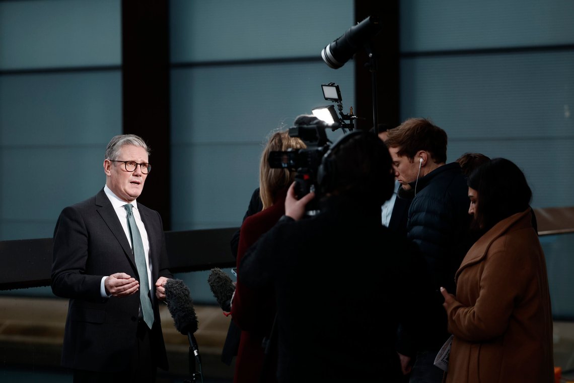 Storbritannias statsminister Keir Starmer snakker under et intervju etter et møte med næringslivsledere i London sentrum tirsdag 28. januar 2025.. Foto: AP/ Benjamin Cremel/ NTB Storbritannias statsminister Keir Starmer snakker under et intervju etter et møte med næringslivsledere i London sentrum tirsdag 28. januar 2025.. Foto: AP/ Benjamin Cremel/ NTB