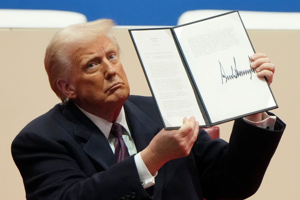 Den amerikanske presidenten Donald Trump sin presidentordre om kjønn er selvsagt ikke feil, slik noen i sosiale medier og NRK programmet Nytt på nytt hevder. Foto: AP /Matt Rourke/ NTB Den amerikanske presidenten Donald Trump sin presidentordre om kjønn er selvsagt ikke feil, slik noen i sosiale medier og NRK programmet Nytt på nytt hevder. Foto: AP /Matt Rourke/ NTB