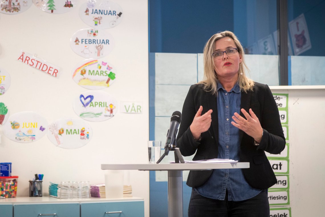 Statssekretær i Samferdselsdepartementet, Cecilie Knibe Kroglund, må enten utføre mirakler eller gi unntak i klimapolitikken. Hun valgte det siste. Foto: Heiko Junge / NTB Statssekretær i Samferdselsdepartementet, Cecilie Knibe Kroglund, må enten utføre mirakler eller gi unntak i klimapolitikken. Hun valgte det siste. Foto: Heiko Junge / NTB