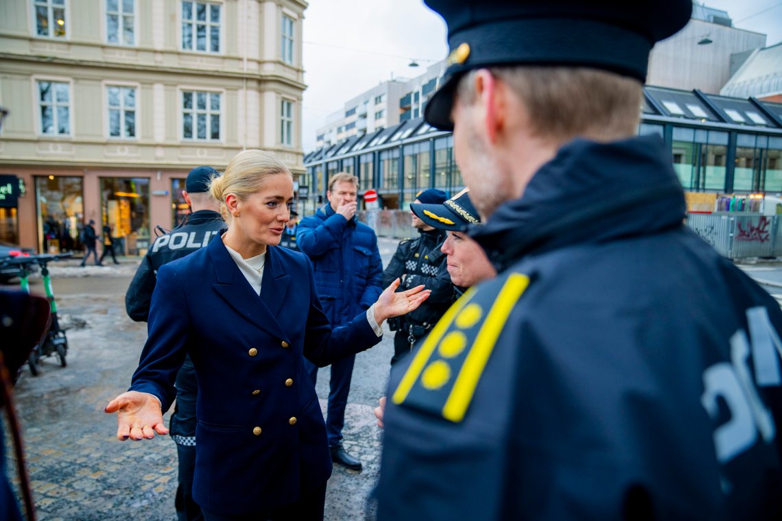 Oslo 20250127.
Justisminister Emilie Enger Mehl (Sp) foretar den offisielle åpningen av Oslo politidistrikts nye nærpolitiseksjon ved Enhet sentrum på Grünerløkka i Oslo.
Foto: Stian Lysberg Solum / NTB Oslo 20250127.
Justisminister Emilie Enger Mehl (Sp) foretar den offisielle åpningen av Oslo politidistrikts nye nærpolitiseksjon ved Enhet sentrum på Grünerløkka i Oslo.
Foto: Stian Lysberg Solum / NTB