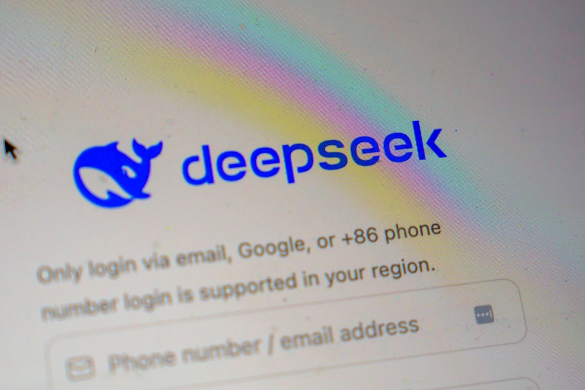 Det kinesiske selskapet DeepSeeks kunstig intelligens-chatbot har steget til topps på listen over nedlastede apper til Apple-produkter – og gått forbi ChatGPT. Foto: Skjermbilde / NTB Det kinesiske selskapet DeepSeeks kunstig intelligens-chatbot har steget til topps på listen over nedlastede apper til Apple-produkter – og gått forbi ChatGPT. Foto: Skjermbilde / NTB