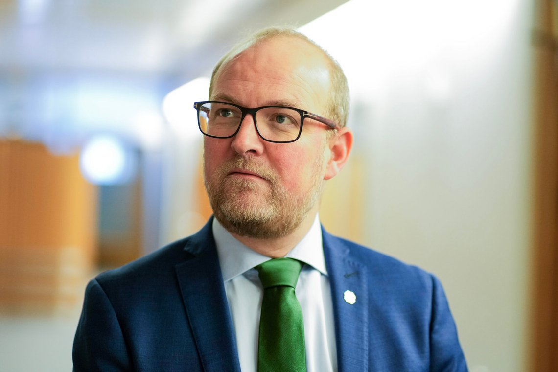 Oslo 20241114.
Ole André Myhrvold (Sp) før forhandlingene om statsbudsjettet for 2025 mellom SV og regjeringspartiene Ap og Sp torsdag.
Foto: Heiko Junge / NTB Oslo 20241114.
Ole André Myhrvold (Sp) før forhandlingene om statsbudsjettet for 2025 mellom SV og regjeringspartiene Ap og Sp torsdag.
Foto: Heiko Junge / NTB