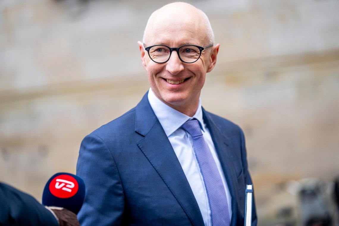 Topchef i Novo Nordisk, Lars Fruergaard Jørgensen, ankommer til møde med flere erhvervsledere i Statsministeriet på Christiansborg i København, torsdag den 16. januar 2025. Mødet er indkaldt på baggrund af truslen fra Donald Trump om økonomiske sanktioner, herunder straftold på danske varer, i forbindelse med diskussionen om Grønlands fremtid.. (Foto: Ida Marie Odgaard/Ritzau Scanpix) Topchef i Novo Nordisk, Lars Fruergaard Jørgensen, ankommer til møde med flere erhvervsledere i Statsministeriet på Christiansborg i København, torsdag den 16. januar 2025. Mødet er indkaldt på baggrund af truslen fra Donald Trump om økonomiske sanktioner, herunder straftold på danske varer, i forbindelse med diskussionen om Grønlands fremtid.. (Foto: Ida Marie Odgaard/Ritzau Scanpix)
