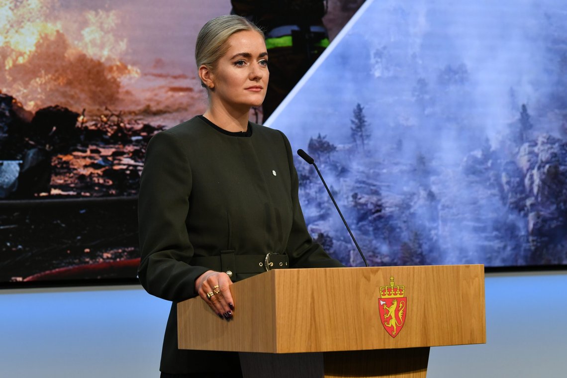 Oslo 20250110.
Statsminister Jonas Gahr Støre og justis- og beredskapsminister Emilie Enger Mehl legger frem stortingsmeldingen om totalberedskap under en pressekonferanse i Marmorhallen i Oslo.
Foto: Rodrigo Freitas / NTB Oslo 20250110.
Statsminister Jonas Gahr Støre og justis- og beredskapsminister Emilie Enger Mehl legger frem stortingsmeldingen om totalberedskap under en pressekonferanse i Marmorhallen i Oslo.
Foto: Rodrigo Freitas / NTB