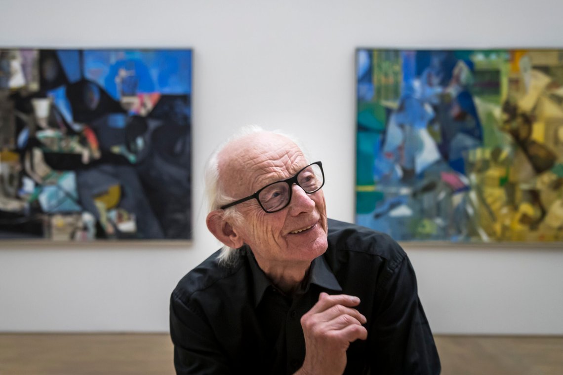 Oslo 20181108. Kunstner Håkon Bleken besøker Henie Onstad Kunstsenter i forbindelse med sin egen 90-årsdag torsdag. Kunstsenteret presenterer en stor retrospektiv utstilling som viser 96 malerier og collager fra hele Blekens karriere. To av disse er laget spesielt til denne utstillingen. Foto: Heiko Junge / NTB Oslo 20181108. Kunstner Håkon Bleken besøker Henie Onstad Kunstsenter i forbindelse med sin egen 90-årsdag torsdag. Kunstsenteret presenterer en stor retrospektiv utstilling som viser 96 malerier og collager fra hele Blekens karriere. To av disse er laget spesielt til denne utstillingen. Foto: Heiko Junge / NTB