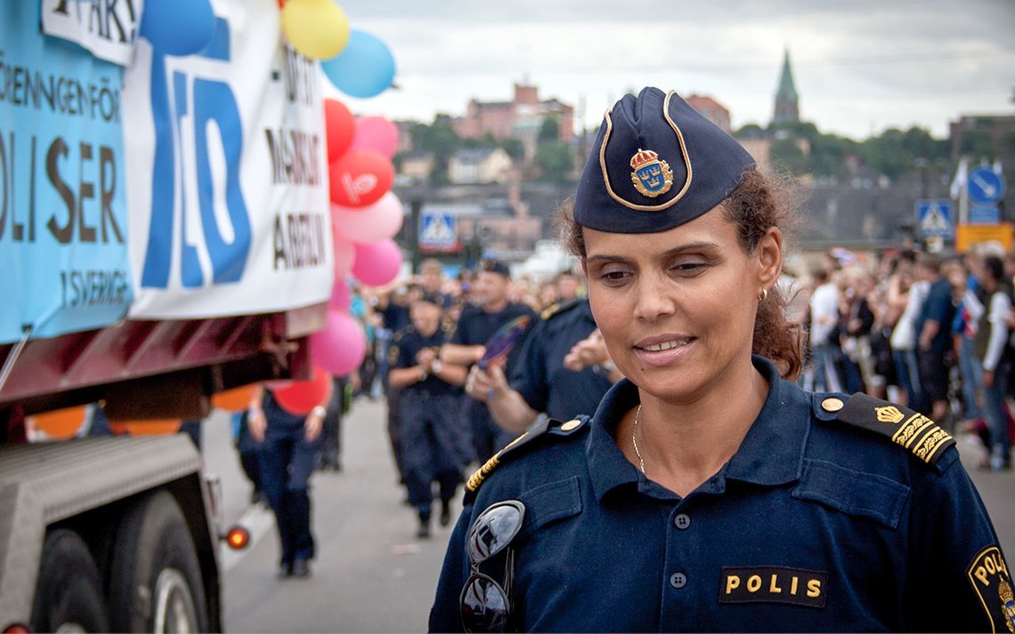 Kvinnelig svensk politi. Illustrasjonsfoto: Sebastian Raskop CC BY 2.0 Kvinnelig svensk politi. Illustrasjonsfoto: Sebastian Raskop CC BY 2.0