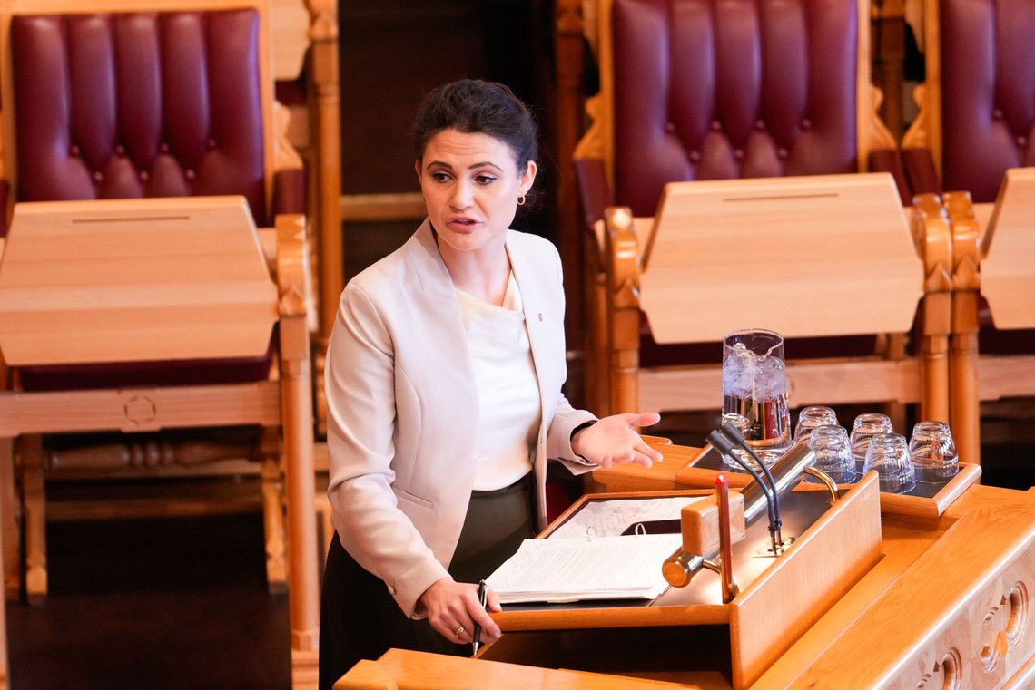 Kari Nessa Nordtun (Ap) og regjeringen gir 70 millioner kroner til åtte bykommuner som skal få seg beredskapsteam mot ungdomskriminalitet i skolene. Foto: Javad Parsa / NTB Kari Nessa Nordtun (Ap) og regjeringen gir 70 millioner kroner til åtte bykommuner som skal få seg beredskapsteam mot ungdomskriminalitet i skolene. Foto: Javad Parsa / NTB