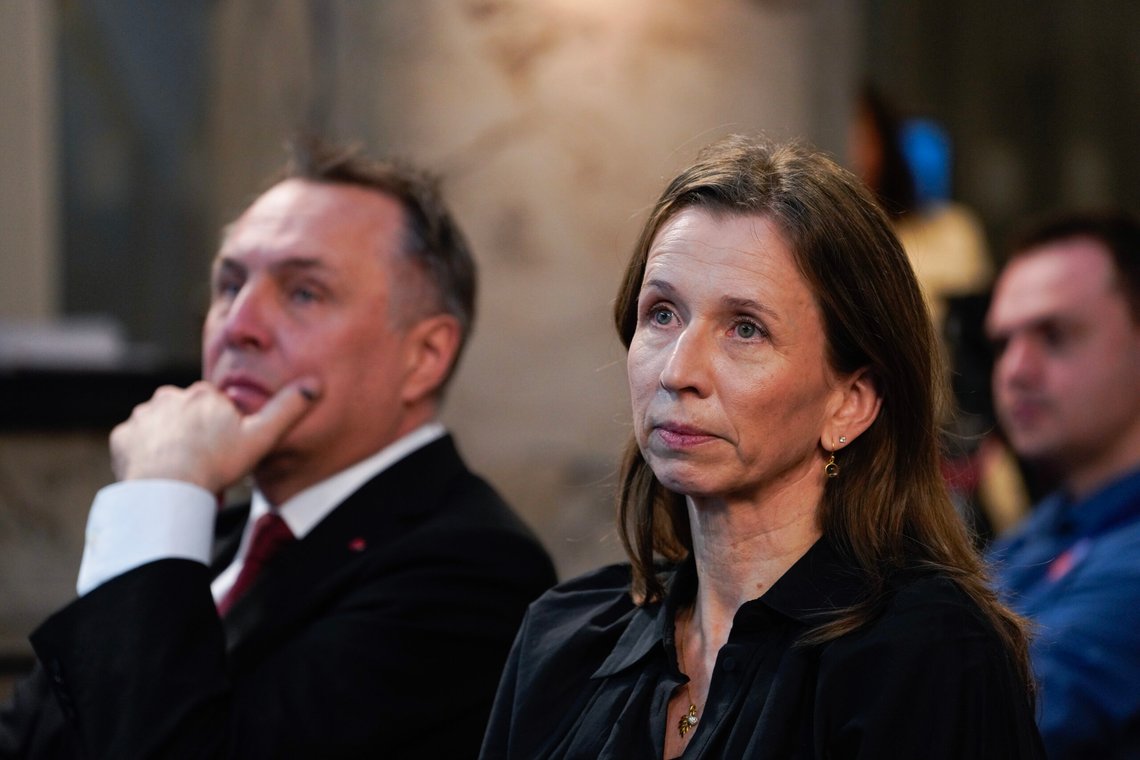 Oslo 20250205.
Forsvarsminister Tore Sandvik og justis og beredskapsminister Astri Aas-Hansen lytter når etterretningstjenesten, Nils Andreas Stensønes sjef Politiets sikkerhetstjeneste, Beate Gangås, og sjef Nasjonal sikkerhetsmyndighet, Arne Christian Haugstøyl legger frem sine åpne trussel- og risikovurderinger.
Foto: Ole Berg-Rusten / NTB Oslo 20250205.
Forsvarsminister Tore Sandvik og justis og beredskapsminister Astri Aas-Hansen lytter når etterretningstjenesten, Nils Andreas Stensønes sjef Politiets sikkerhetstjeneste, Beate Gangås, og sjef Nasjonal sikkerhetsmyndighet, Arne Christian Haugstøyl legger frem sine åpne trussel- og risikovurderinger.
Foto: Ole Berg-Rusten / NTB
