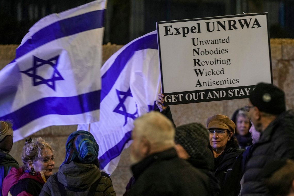 Donald Trump vil stanse finansieringen av den Israel-hatende hjelpeorganisasjonen UNRWA. Foto: AP/Mahmoud Illean/NTB Donald Trump vil stanse finansieringen av den Israel-hatende hjelpeorganisasjonen UNRWA. Foto: AP/Mahmoud Illean/NTB