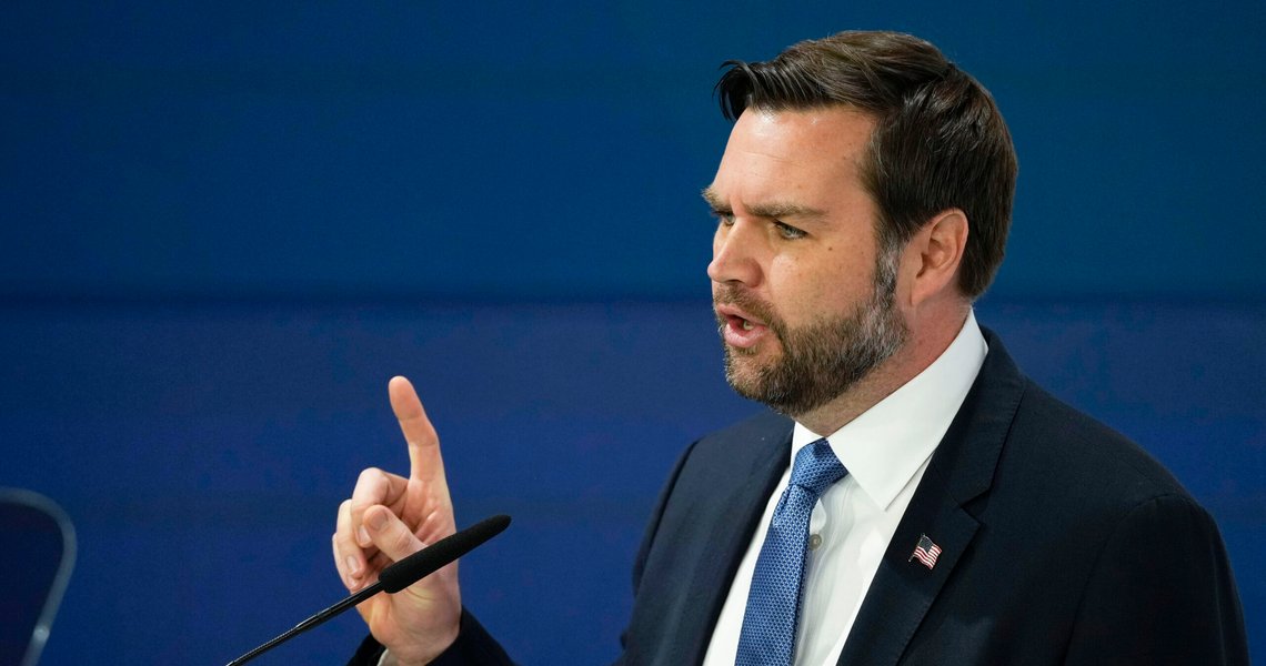OPPGJØR: Visepresident JD Vance benyttet anledningen på sikkerhetskonferansen i München for å ta for seg Europas manglende støtte til vestlige verdier. (AP Photo/Matthias Schrader) OPPGJØR: Visepresident JD Vance benyttet anledningen på sikkerhetskonferansen i München for å ta for seg Europas manglende støtte til vestlige verdier. (AP Photo/Matthias Schrader)