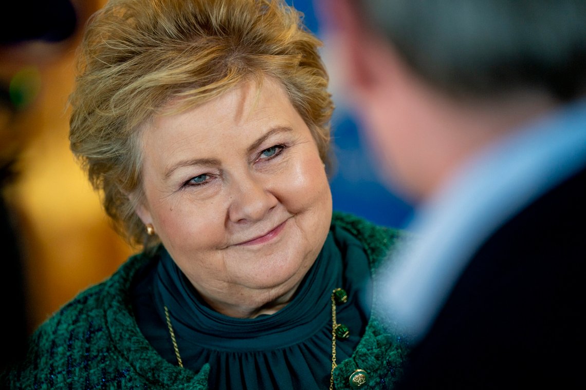 Erna Solberg sier hun er klar for å lede partiet videre og vinne valget. Foto: Fredrik Varfjell / NTB Erna Solberg sier hun er klar for å lede partiet videre og vinne valget. Foto: Fredrik Varfjell / NTB