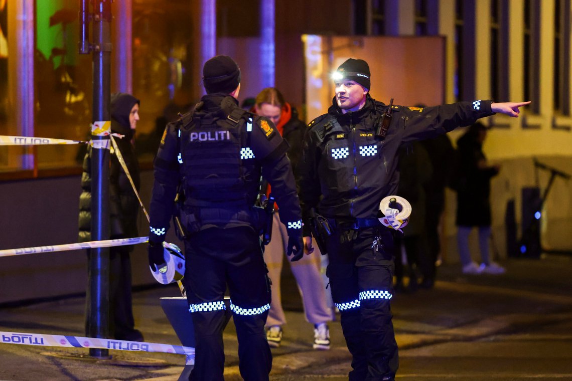 Oslo 20250207.
Politiet er i område Sofienberg med flere bevæpnede ressurser etter melding om at en person er skutt.
Foto: Thomas Andersen / NTB Oslo 20250207.
Politiet er i område Sofienberg med flere bevæpnede ressurser etter melding om at en person er skutt.
Foto: Thomas Andersen / NTB