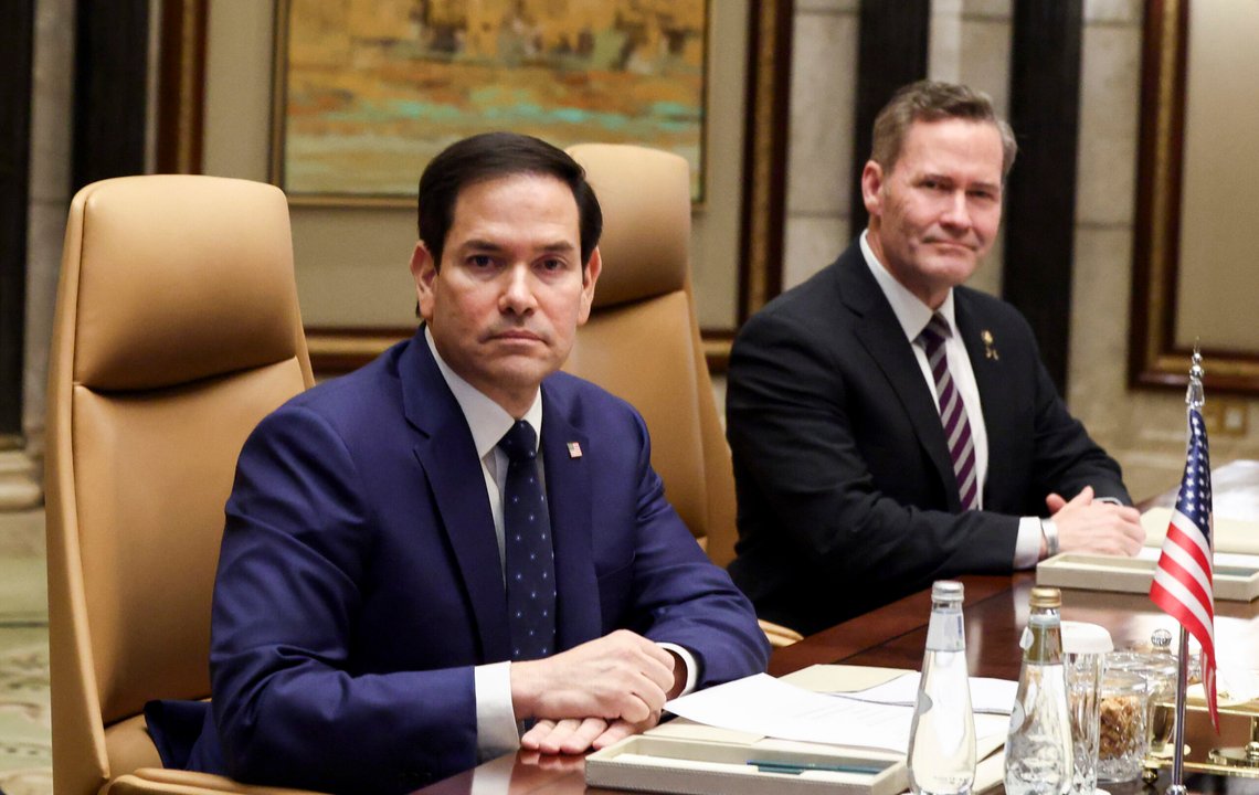 Utenriksminister Marco Rubio (t.v.) og USAs nasjonale sikkerhetsrådgiver Mike Waltz under møtet med Russlands utenriksminister Sergej Lavrov i Riyadh. Foto: Evelyn Hockstein / Pool / AP / NTB Utenriksminister Marco Rubio (t.v.) og USAs nasjonale sikkerhetsrådgiver Mike Waltz under møtet med Russlands utenriksminister Sergej Lavrov i Riyadh. Foto: Evelyn Hockstein / Pool / AP / NTB