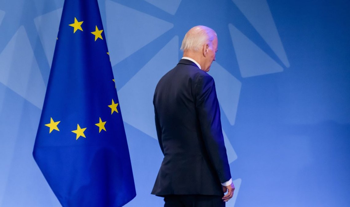 Vilinus, Litauen. 12. juli 2023. G7-lederne kunngjør en felles erklæring om støtte til Ukraina under NATO-toppmøtet 2023. Foto: Shutterstock av Gints Ivuskans, Latvia. Vilinus, Litauen. 12. juli 2023. G7-lederne kunngjør en felles erklæring om støtte til Ukraina under NATO-toppmøtet 2023. Foto: Shutterstock av Gints Ivuskans, Latvia.