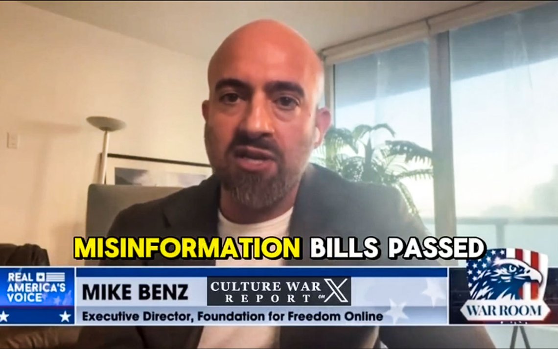 Mike Benz gjestet Steve Bannons «War Room». Videoklipp Mike Benz gjestet Steve Bannons «War Room». Videoklipp