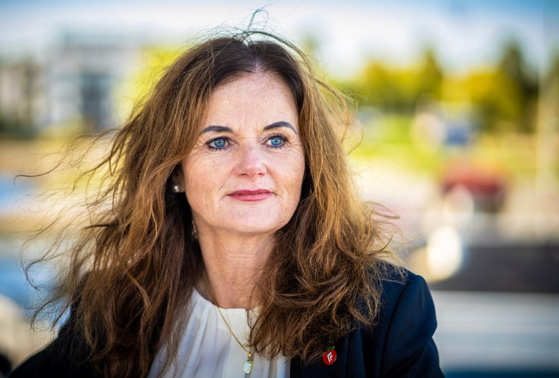 Spørsmålet mange stiller seg er om Liv Gustavsen var klar over hvem hun egentlig besøkte, eller om hun virkelig er så blåøyd og naiv at hun i god tro har latt seg invitere inn i det som er en bevisst strategi for å fremme en bestemt ideologi. Foto: Ole Berg-Rusten / NTB Spørsmålet mange stiller seg er om Liv Gustavsen var klar over hvem hun egentlig besøkte, eller om hun virkelig er så blåøyd og naiv at hun i god tro har latt seg invitere inn i det som er en bevisst strategi for å fremme en bestemt ideologi. Foto: Ole Berg-Rusten / NTB