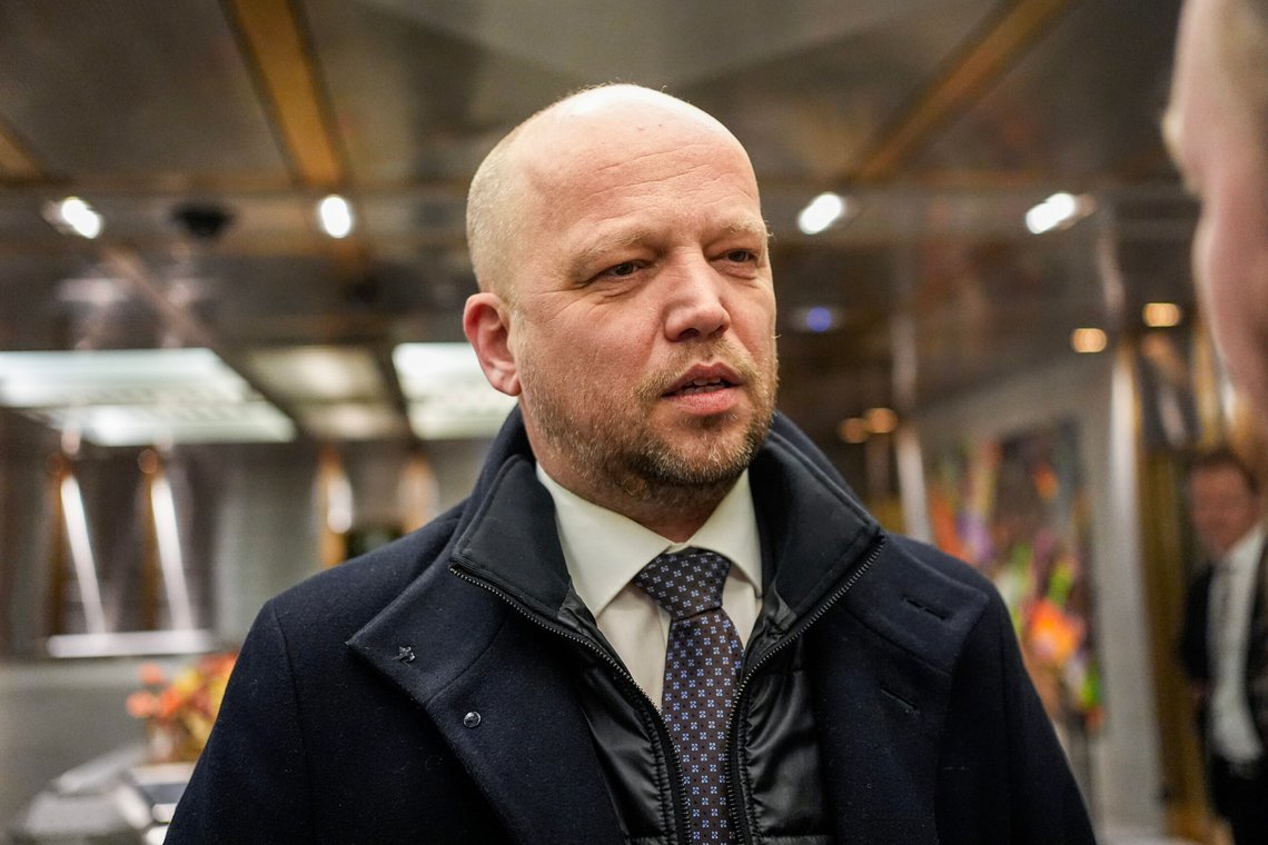 Oslo 20250213.
Leder i Senterpartiet, Trygve Slagsvold Vedum, i det han ankommer Norges Banks hovedkontor for å overvære sentralbanksjefens årstale.
Foto: Terje Pedersen / NTB Oslo 20250213.
Leder i Senterpartiet, Trygve Slagsvold Vedum, i det han ankommer Norges Banks hovedkontor for å overvære sentralbanksjefens årstale.
Foto: Terje Pedersen / NTB