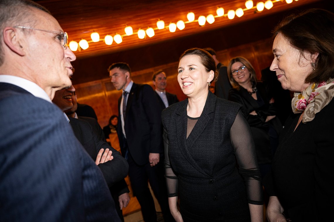 Norsk finansminister Jens Stoltenberg og Statsminister Mette Frederiksen ankommer til dokumentarfilmfestivalen CPH:DOX' åbningsgalla i Konservatoriets Koncertsal på Frederiksberg onsdag den 19. marts 2025. (Foto: Nils Meilvang/Scanpix 2025) Norsk finansminister Jens Stoltenberg og Statsminister Mette Frederiksen ankommer til dokumentarfilmfestivalen CPH:DOX' åbningsgalla i Konservatoriets Koncertsal på Frederiksberg onsdag den 19. marts 2025. (Foto: Nils Meilvang/Scanpix 2025)