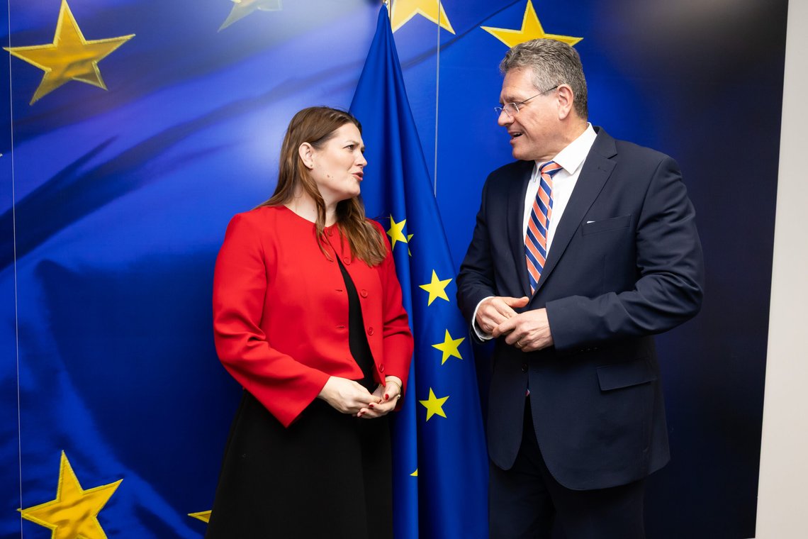 Brussel, Belgia 20250313.
Næringsminister Cecilie Myrseth sammen med visepresident i Europakommisjonen, Maroš Šefčovičbesøker, under et besøk til EU-kommisjonen.
Handout. Bildet inngår i NTBs tilbud til abonnenter på nyhetsfoto. Bildet skal kun benyttes i forbindelse med angitt sak.
Foto: Bogdan Hoyaux / EU / Handout / NTB Brussel, Belgia 20250313.
Næringsminister Cecilie Myrseth sammen med visepresident i Europakommisjonen, Maroš Šefčovičbesøker, under et besøk til EU-kommisjonen.
Handout. Bildet inngår i NTBs tilbud til abonnenter på nyhetsfoto. Bildet skal kun benyttes i forbindelse med angitt sak.
Foto: Bogdan Hoyaux / EU / Handout / NTB