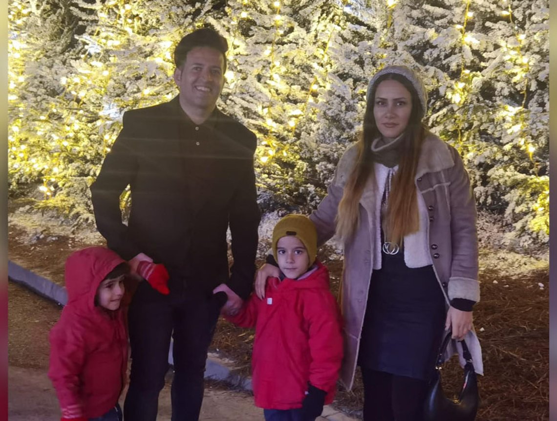 Ata Fathimaharlooei risikerer å bli sendt tilbake til Iran hvor han kan bli idømt dødsstraff. Hans kone og to barn får bli i Frankrike. Foto fra Twitter Ata Fathimaharlooei risikerer å bli sendt tilbake til Iran hvor han kan bli idømt dødsstraff. Hans kone og to barn får bli i Frankrike. Foto fra Twitter