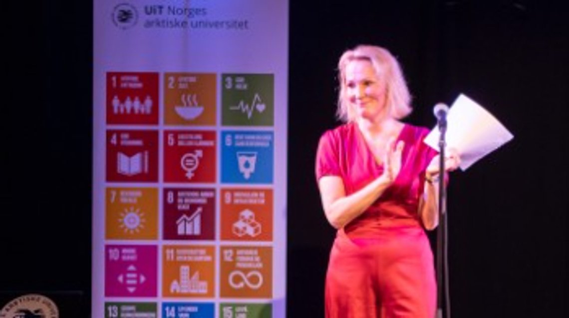 Rikke Gürgens Gjærum er professor og viserektor ved UiT, og bekymrer seg plutselig for forskerkollegaer under Trumps tyranni. Men hun er veldig opptatt av bærekraftsmålene, altså. Foto: Linkedin/ Gjærum Rikke Gürgens Gjærum er professor og viserektor ved UiT, og bekymrer seg plutselig for forskerkollegaer under Trumps tyranni. Men hun er veldig opptatt av bærekraftsmålene, altså. Foto: Linkedin/ Gjærum