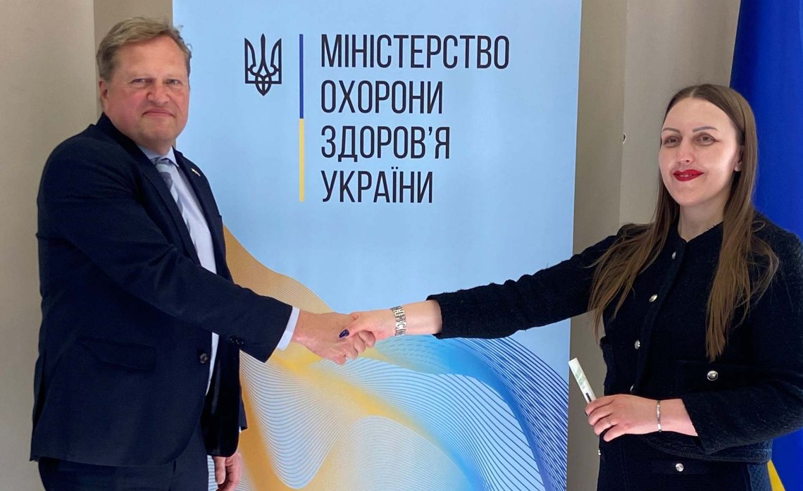 Direktør i Direktoratet for strålevern og atomsikkerhet, Per Strand, med Ukrainas vise-helseminister Maria Karchevych. (Foto: DSA) Direktør i Direktoratet for strålevern og atomsikkerhet, Per Strand, med Ukrainas vise-helseminister Maria Karchevych. (Foto: DSA)