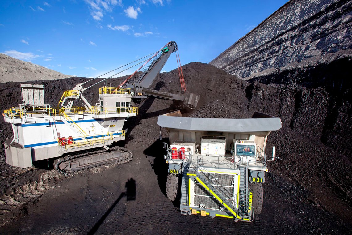 North Antelope Rochelle er den største kullgruven i verden. Ligger i Campbell County, Wyoming, USA. Den produserte 85,3 millioner tonn kull i 2019. Gruven ble åpnet i 1984. Foto: Peabody Energy, Inc. CC BY-SA 4.0 North Antelope Rochelle er den største kullgruven i verden. Ligger i Campbell County, Wyoming, USA. Den produserte 85,3 millioner tonn kull i 2019. Gruven ble åpnet i 1984. Foto: Peabody Energy, Inc. CC BY-SA 4.0