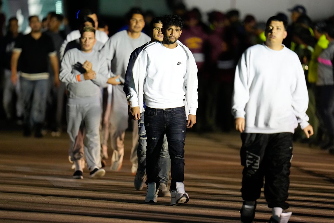 Venezuelan migrants deported from the United States arrive at Simon Bolivar International Airport in Maiquetia, Venezuela, Monday, March 24, 2025. (AP Photo/Ariana Cubillos) Venezuelan migrants deported from the United States arrive at Simon Bolivar International Airport in Maiquetia, Venezuela, Monday, March 24, 2025. (AP Photo/Ariana Cubillos)