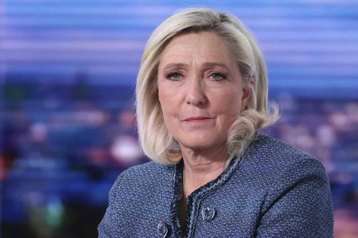 Marine Le Pen, i studio hos tv-kanalen TF1 etter mandagens domfellelse. (Foto: Thomas Samson/NTB/AP) Marine Le Pen, i studio hos tv-kanalen TF1 etter mandagens domfellelse. (Foto: Thomas Samson/NTB/AP)