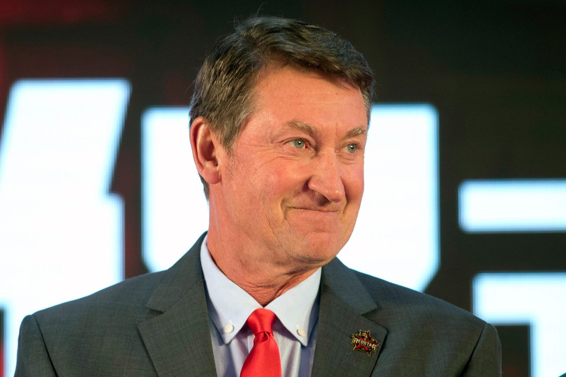 Den canadiske ishockeylegenden Wayne Gretzky. Foto: AP/Mark Schiefelbein/NTB Den canadiske ishockeylegenden Wayne Gretzky. Foto: AP/Mark Schiefelbein/NTB