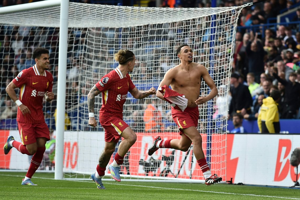 Trent Alexander-Arnold sendte Liverpool i ledelsen og avgjorde kampen. Foto: Rui Vieira / AP / NTB Trent Alexander-Arnold sendte Liverpool i ledelsen og avgjorde kampen. Foto: Rui Vieira / AP / NTB