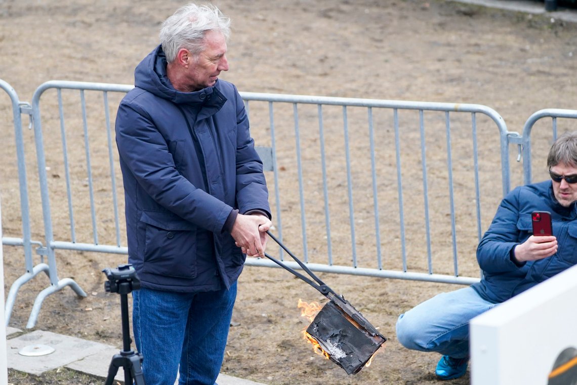 Bilde fra 2024. Sian med Lars Thorsen, Nederlands Pegida-leder Edwin Wagensveld med demonstrasjon foran Stortinget i Oslo. Koranen ble brent. Foto: Terje Pedersen / NTB Bilde fra 2024. Sian med Lars Thorsen, Nederlands Pegida-leder Edwin Wagensveld med demonstrasjon foran Stortinget i Oslo. Koranen ble brent. Foto: Terje Pedersen / NTB