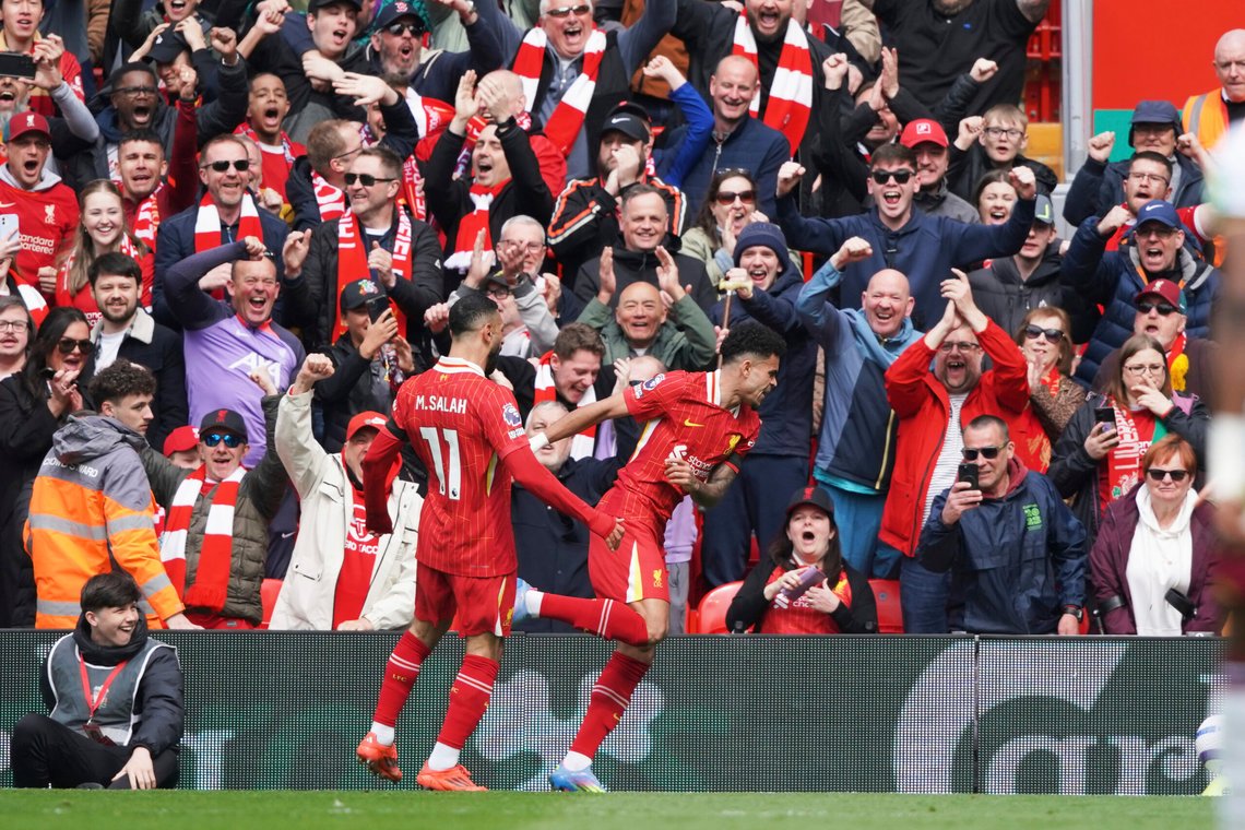 Luis Diaz og Mohamed Salah jubler for scoring i søndagens kamp. Foto: Ian Hodgson / AP / NTB Luis Diaz og Mohamed Salah jubler for scoring i søndagens kamp. Foto: Ian Hodgson / AP / NTB