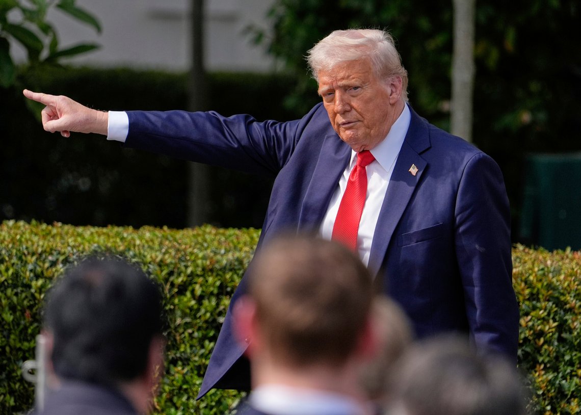 President Donald Trump opplever økende oppslutning, og stadig flere amerikanere er fornøyde med jobben han gjør. Foto: AP / NTB President Donald Trump opplever økende oppslutning, og stadig flere amerikanere er fornøyde med jobben han gjør. Foto: AP / NTB