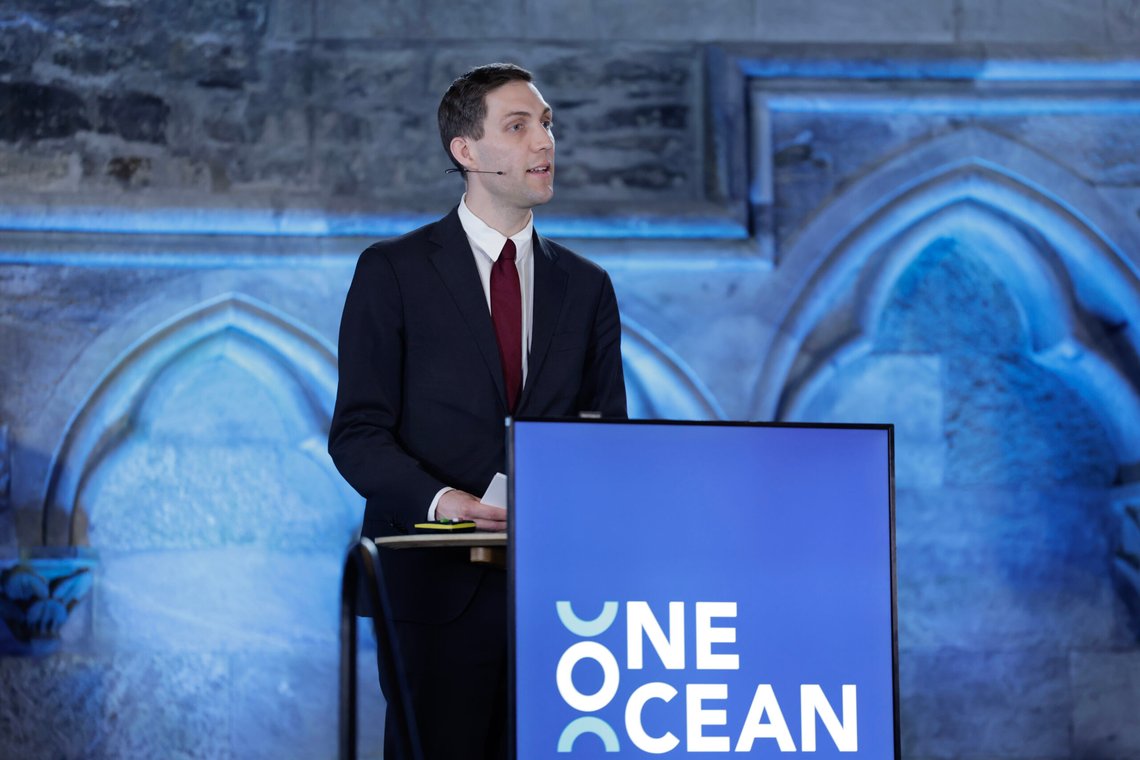 Bergen 20250407.
Klima- og miljøminister Andreas Bjelland Eriksen åpner konferansen der Kronprins Haakon også deltar på One Ocean Summit i Håkonshallen mandag.
Foto: Paul Sigve Amundsen / NTB Bergen 20250407.
Klima- og miljøminister Andreas Bjelland Eriksen åpner konferansen der Kronprins Haakon også deltar på One Ocean Summit i Håkonshallen mandag.
Foto: Paul Sigve Amundsen / NTB