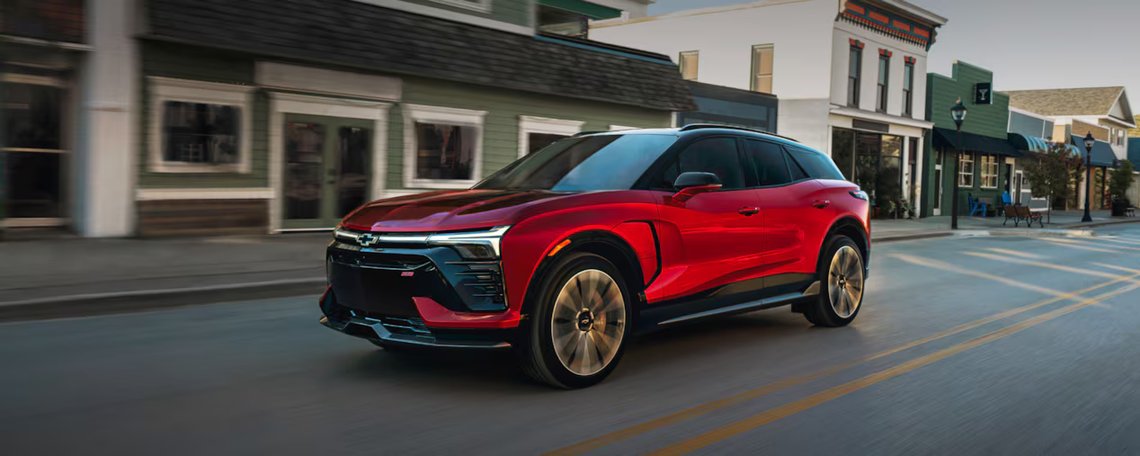 General Motors lager flotte batteribiler, som denne 2025 Blazer EV. Men de klarer ikke å selge nok antall av disse. Foto: GM General Motors lager flotte batteribiler, som denne 2025 Blazer EV. Men de klarer ikke å selge nok antall av disse. Foto: GM