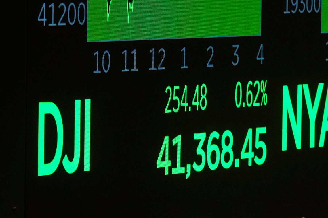 Sluttkursen for Dow Jones industrial average, torsdag 8. mai 2025. Foto: AP/Richard Drew/NTB Sluttkursen for Dow Jones industrial average, torsdag 8. mai 2025. Foto: AP/Richard Drew/NTB