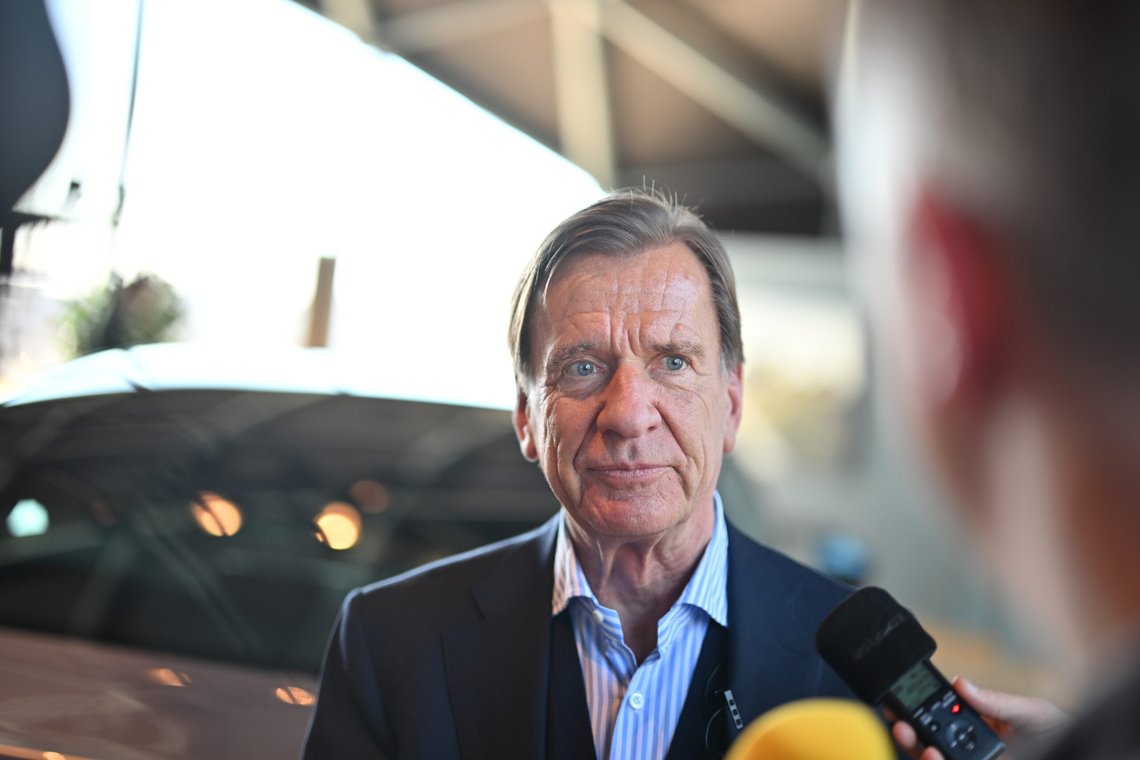 GÖTEBORG, SVERIGE 20250403
Vd Håkan Samuelsson intervjuas vid Volvo Cars bolagsstämma i i Volvohallen i Göteborg.
Foto: Björn Larsson Rosvall / TT / Kod 9200 GÖTEBORG, SVERIGE 20250403
Vd Håkan Samuelsson intervjuas vid Volvo Cars bolagsstämma i i Volvohallen i Göteborg.
Foto: Björn Larsson Rosvall / TT / Kod 9200