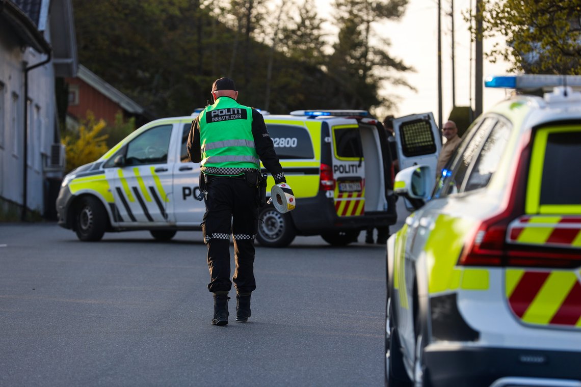 Sandefjord 20250501.
En mindreårig person er kjørt til sykehus med alvorlige skader etter det som skal være en knivstikking i Sandefjord.
Foto: Trond Reidar Teigen / NTB Sandefjord 20250501.
En mindreårig person er kjørt til sykehus med alvorlige skader etter det som skal være en knivstikking i Sandefjord.
Foto: Trond Reidar Teigen / NTB