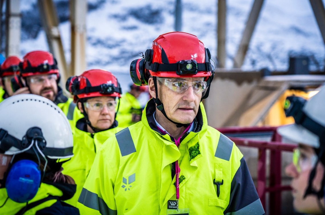 Statsminister Jonas Gahr Støre (Ap) besøker Equinors anlegg på Melkøya utenfor Hammerfest. Emneord: Equinor, gass, LNG, elektrifisering. Foto: Ole Berg-Rusten / NTB Statsminister Jonas Gahr Støre (Ap) besøker Equinors anlegg på Melkøya utenfor Hammerfest. Emneord: Equinor, gass, LNG, elektrifisering. Foto: Ole Berg-Rusten / NTB