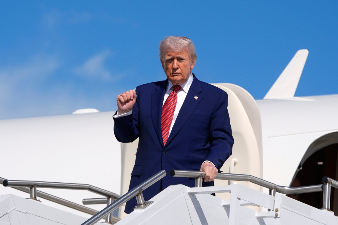 President Donald Trump ankommer med Air Force One på Morristown Municipal Airport i Morristown, N.J., 23. mai 2025. Foto: Manuel Balce Ceneta, AP-NTB. President Donald Trump ankommer med Air Force One på Morristown Municipal Airport i Morristown, N.J., 23. mai 2025. Foto: Manuel Balce Ceneta, AP-NTB.