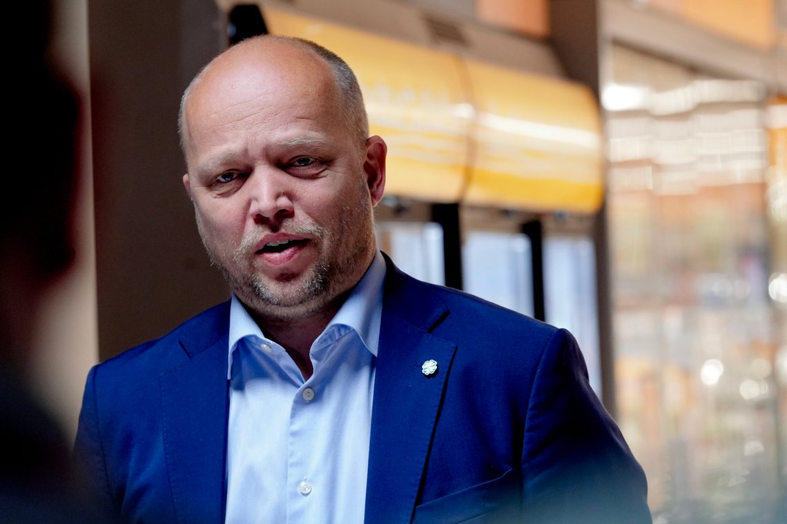 Vedum reagerer sterkt på det han mener er organisasjonens påvirkning av kraftpolitikken i en retning som fører til høyere strømpriser. Foto: Lise Åserud / NTB Vedum reagerer sterkt på det han mener er organisasjonens påvirkning av kraftpolitikken i en retning som fører til høyere strømpriser. Foto: Lise Åserud / NTB